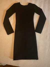 Черна, плътна рокля по тялото
