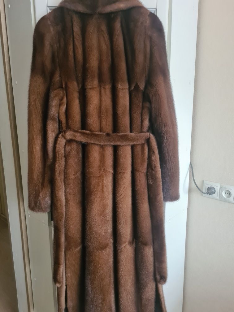 Продам норковую шубу