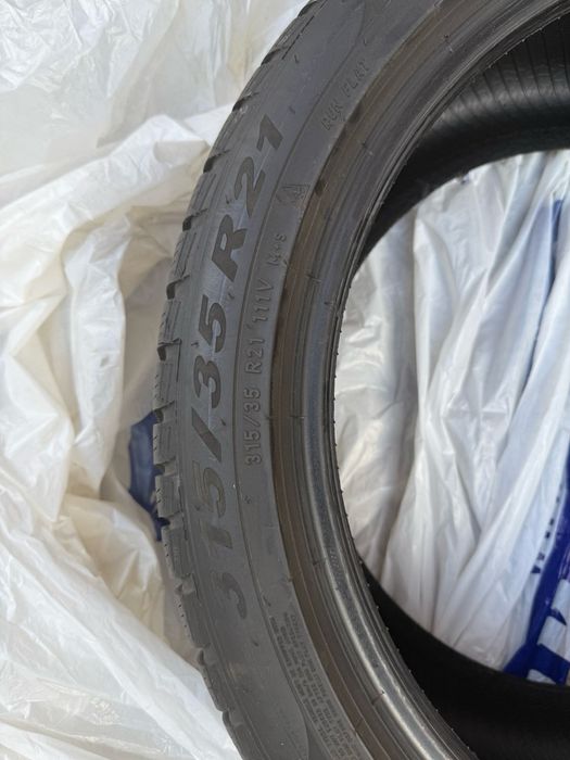 Комплект зимни гуми run flat pireli 315\35R21