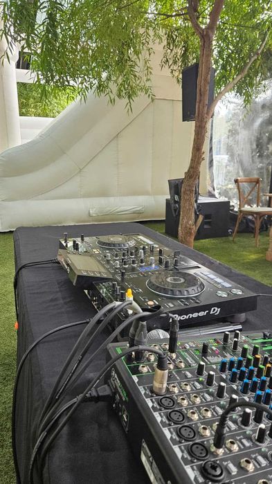 Inchiriere muzica Sonorizare boxe audio Lumini efecte Evenimente DJ