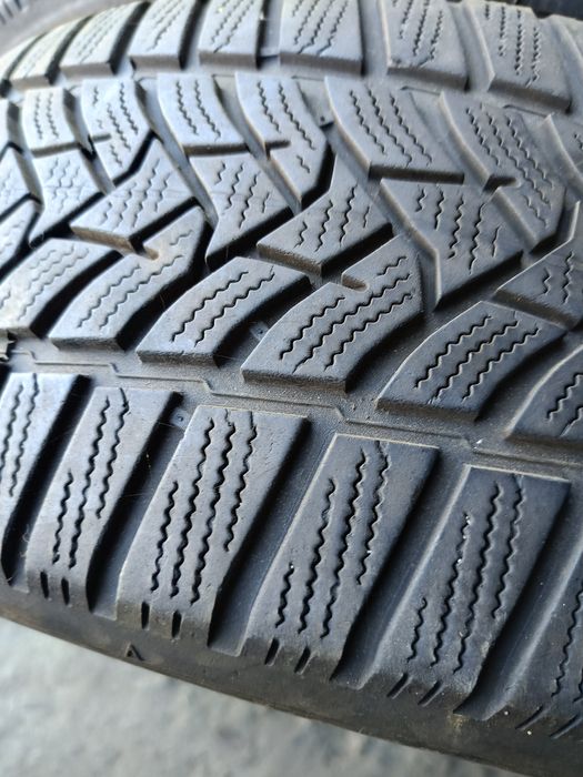 Зимни гуми -2023г.-17цола-205/55-1бр.-60лв."DUNLOP"