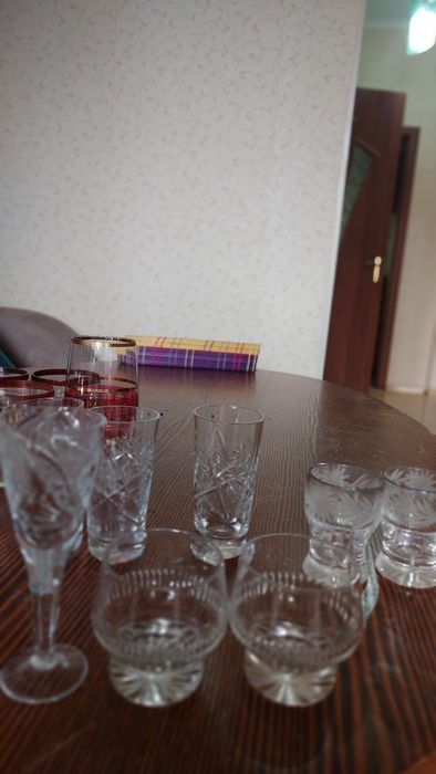 Продам хрустальные рюмки и фужеры ,стаканы  для добора.