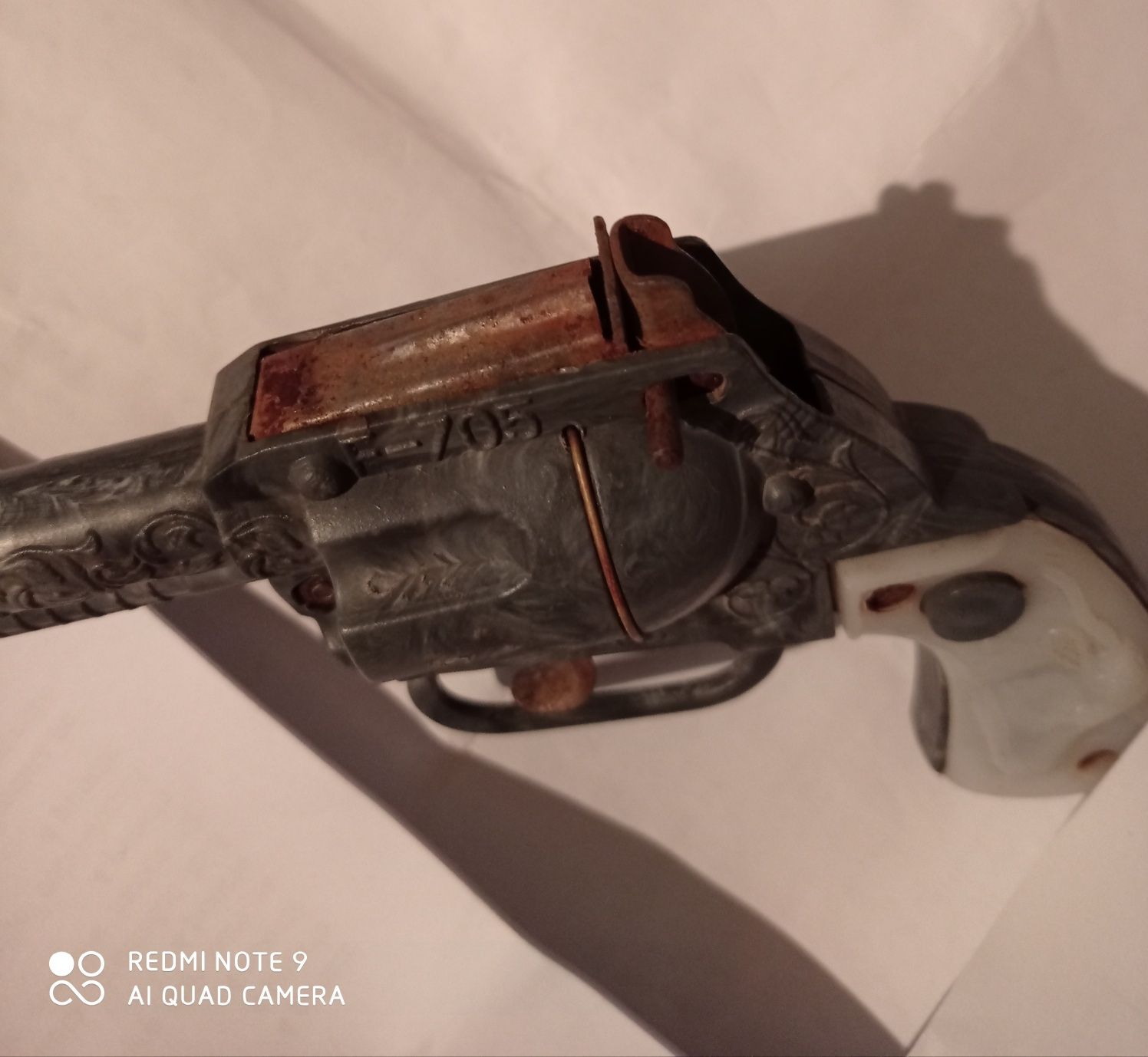 Vând sau schimb pistol/jucărie cu capse românesc,perioada comunismului