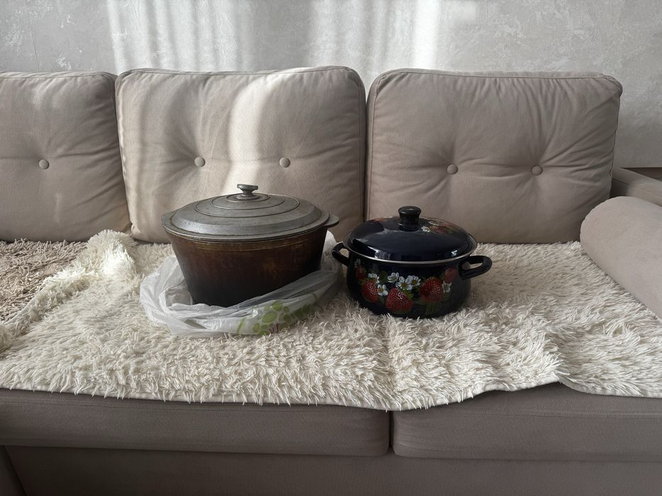 кастрюля с крышкой казан