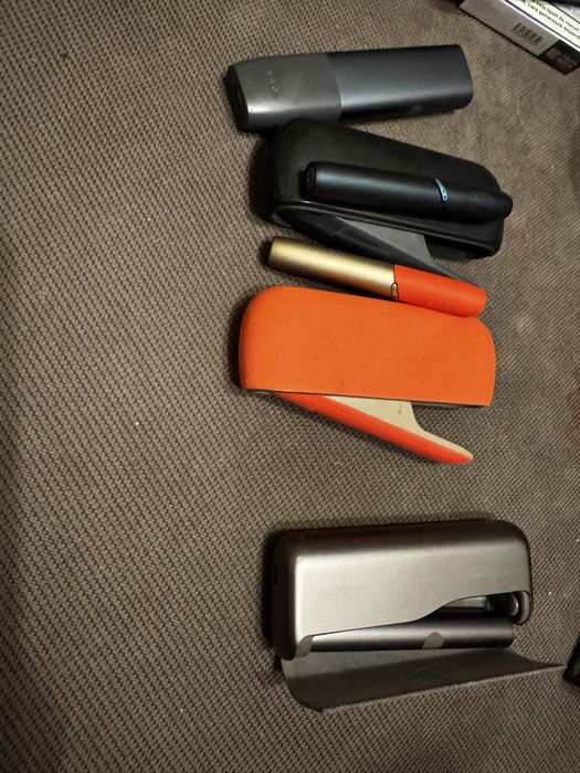 Vand 4 iqos-uri in perfecta stare de functionare