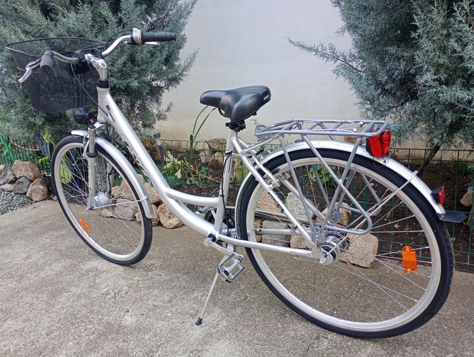 Bicicletă damă CYCO,cu 7 vit Nexus,frână picior,argintie !