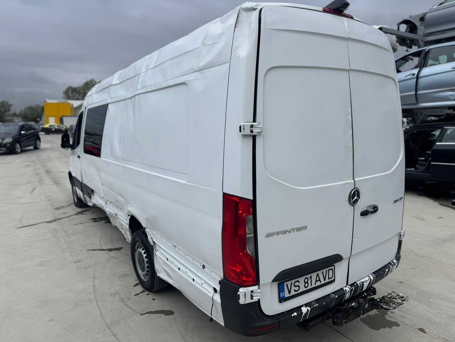 Mercedes Sprinter 2021 8+1 locuri,marfa 2,2 E6 avariat lovit avariate