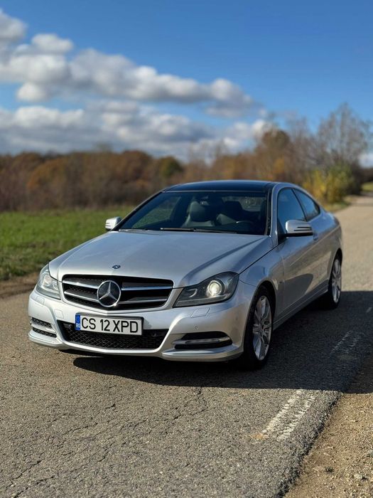 Mercedes C220 CDI W204 Coupe 98 k km Distronic Panoramic LED