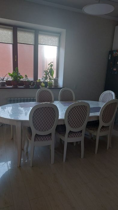 Продам стол и стулья