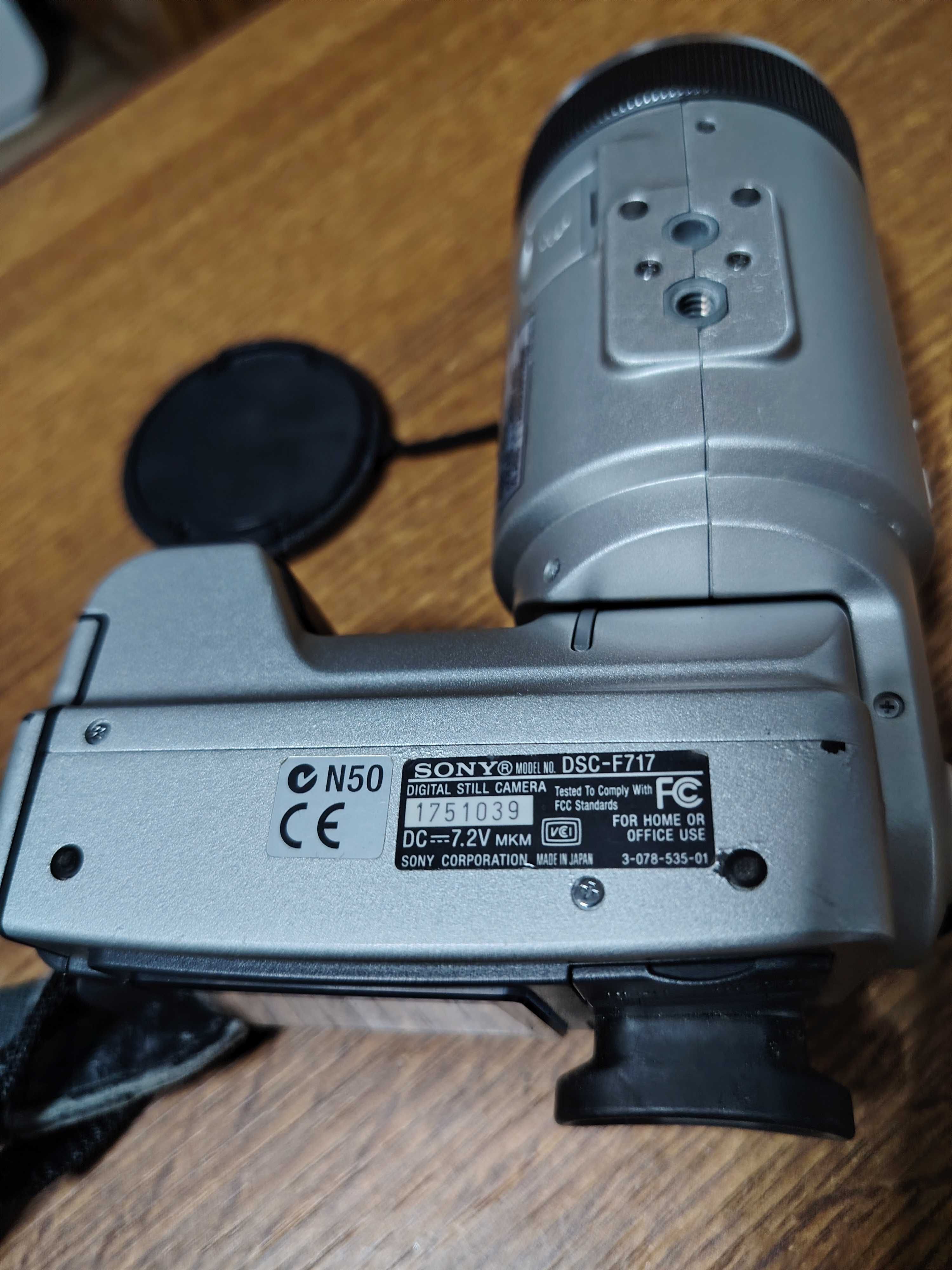 Aparat,camera  foto_video Sony DSC-F717,cu accesorii, functional