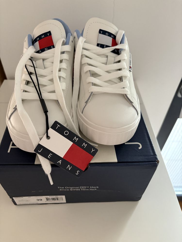 Кожени спортни обувки  Tommy jeans 39 номер