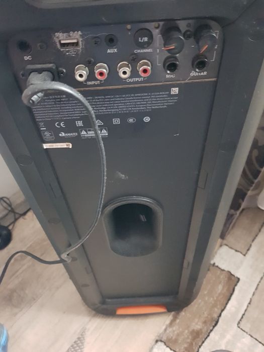 JBL PARTY BOX 200-240W-ieftin