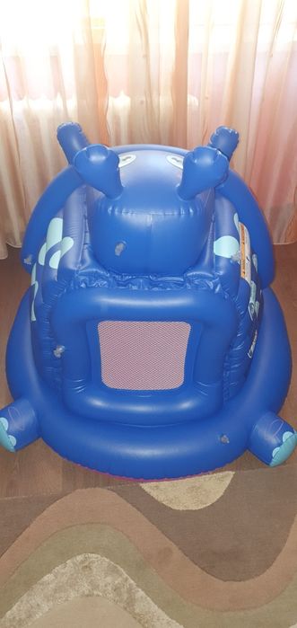 Piscina gonflabila cu parasolar