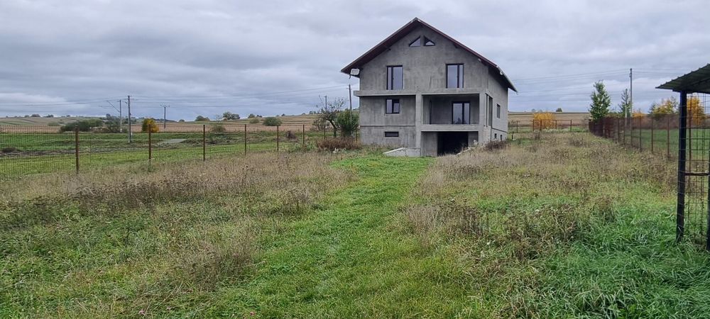 Casă nouă + teren 1.300 mp ,în comuna Pârteștii de Jos, jud. Suceava
