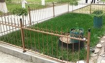 Подаётся металлическое ограждение..