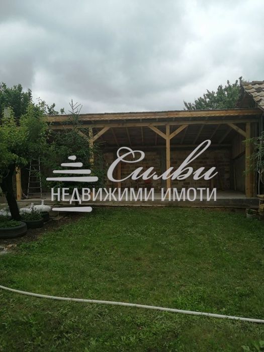 Двуетажна ТУХЛЕНА къща с ГАРАЖ - с. Мадара