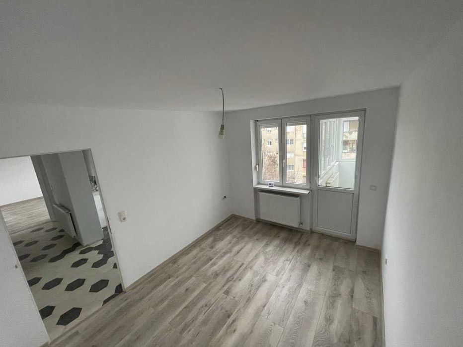 vand apartament str.botizului nr55 60mp etaj 4/4