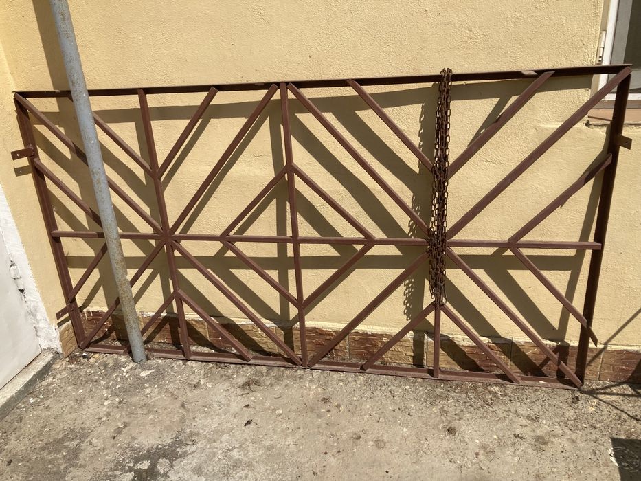 Grilaj pt. geamuri din fier 200 cm x109 cm
