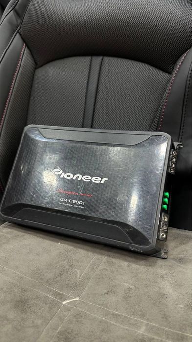 Usltir mono zori keldi