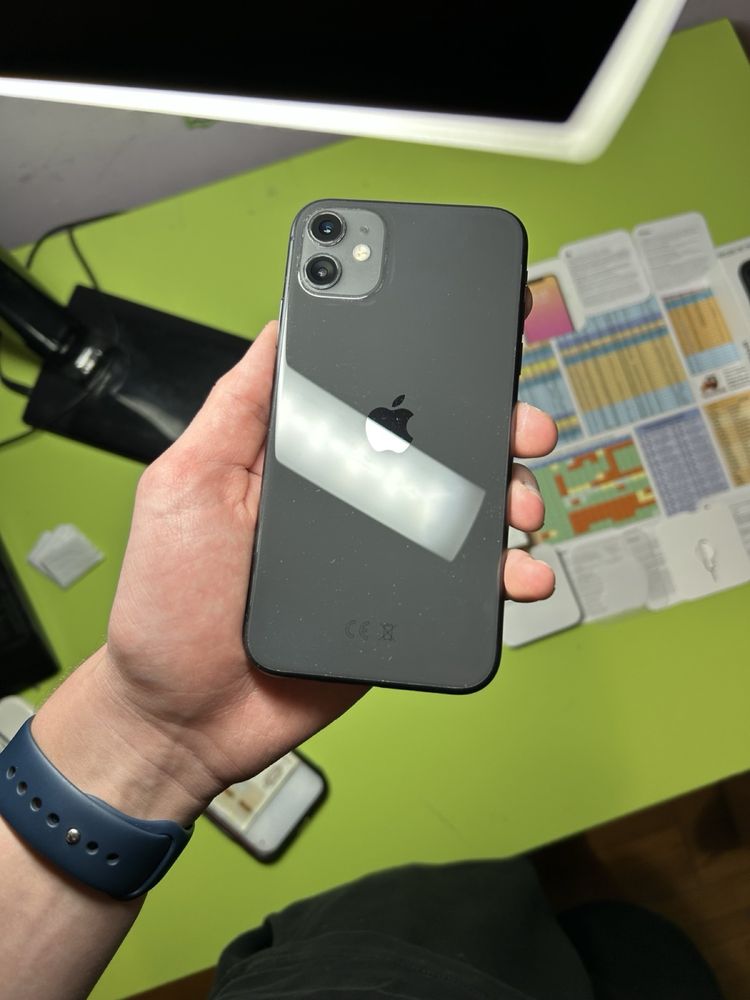 iPhone 11 64 GB Отличен