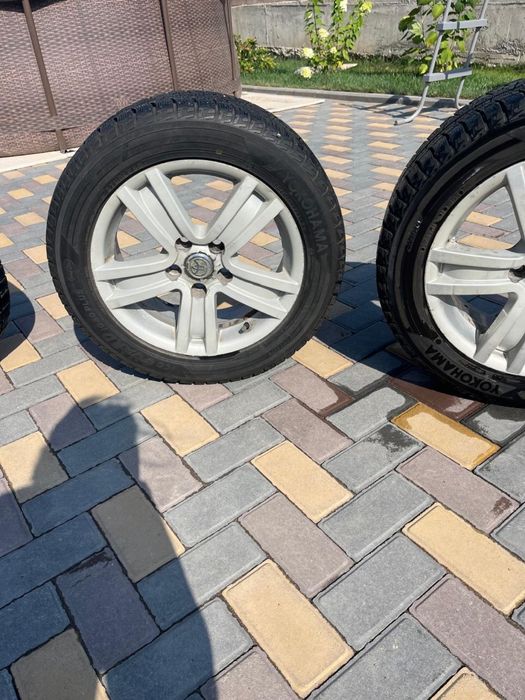 Продам шины с дисками комплект 205/55/16