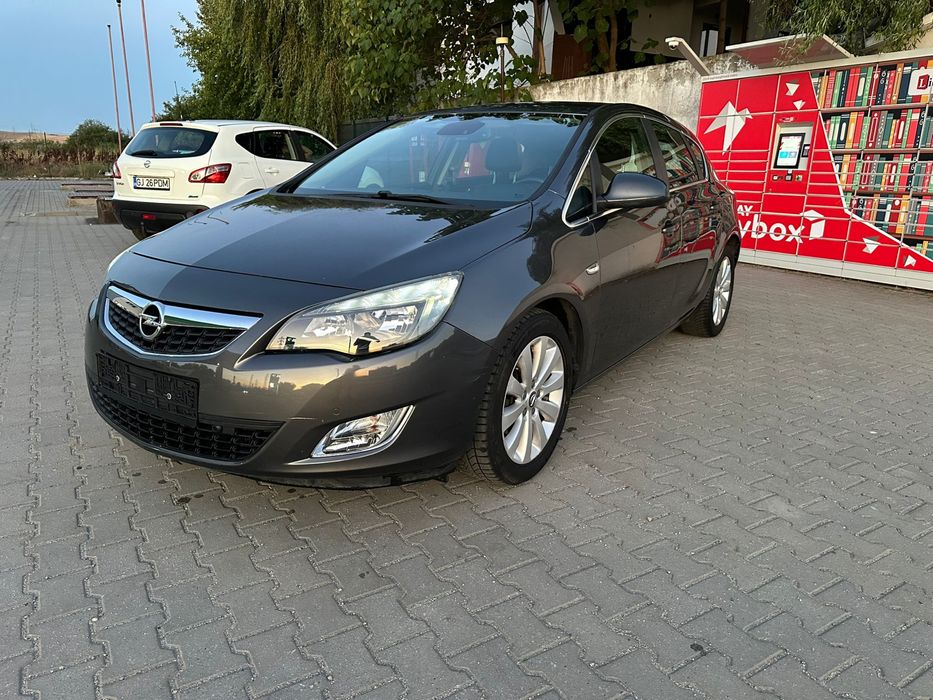Opel Astra J / 17 cdti / euro 5 / semipiele/ navi