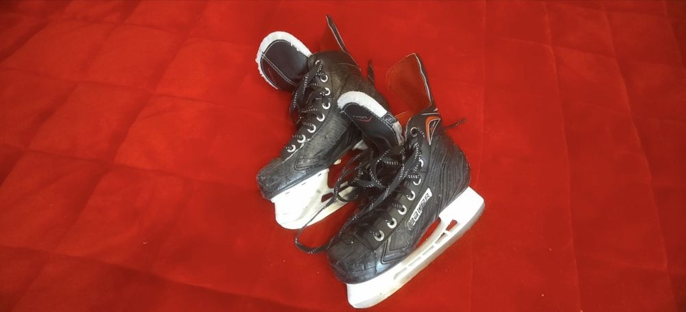 Echipament hochei (hockey) copil - manusi 149 lei