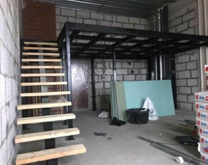 Антресоль, разделение помещения на этажи