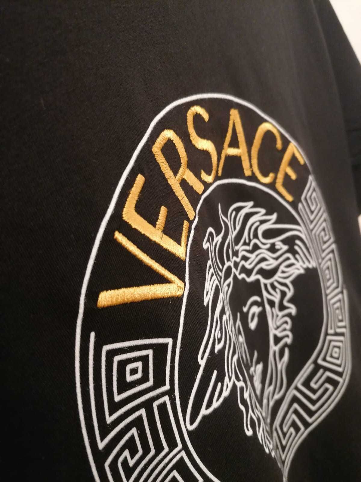 Tricou Versace, Imprimeu Cusut, Cod QR,  Premium, Nou, Alb si Negru