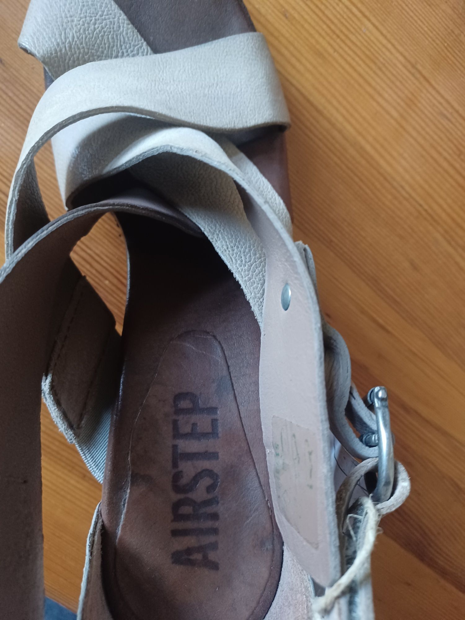 Кожени сандали Airstep