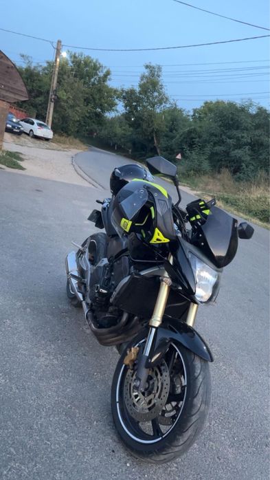 Vând Honda Hornet