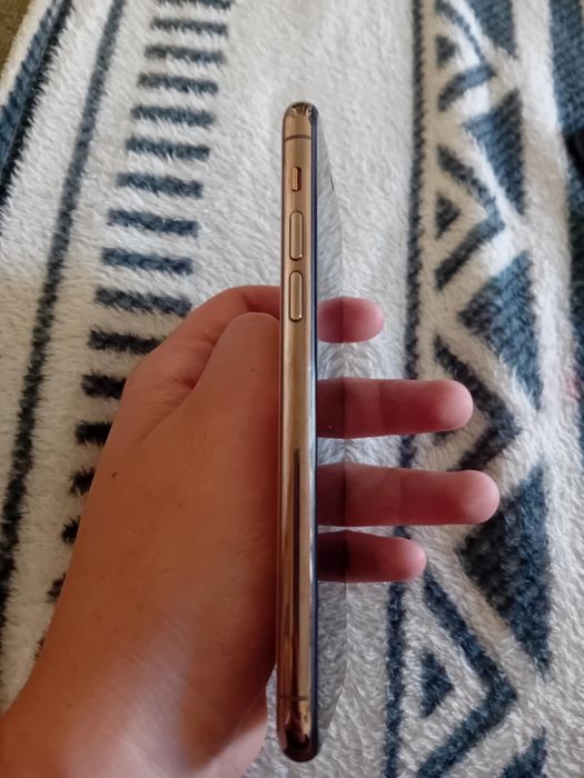 Vand iphone 11 pro gold
