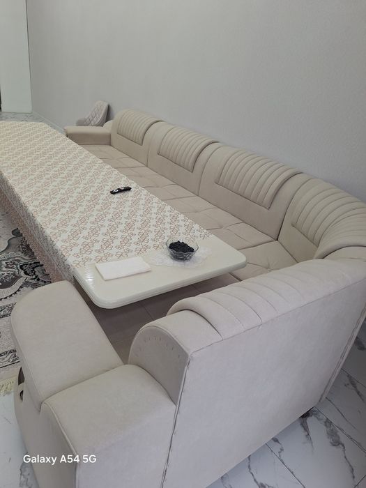 Myagkiy mebel sotiladi