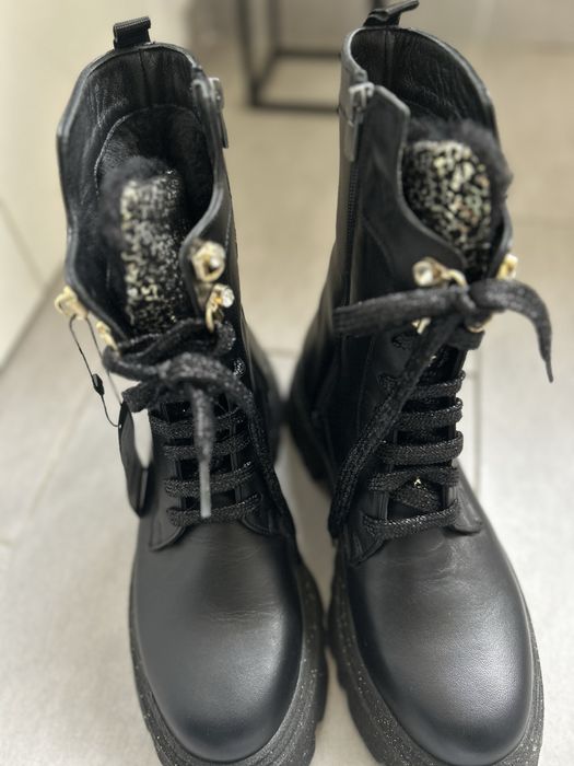 Ghete piele, noi cu eticheta