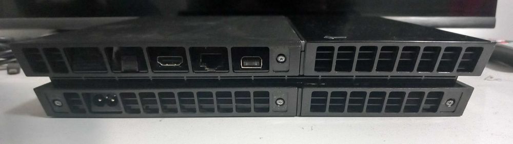 Playstation 4 в перфектно състояние + игри