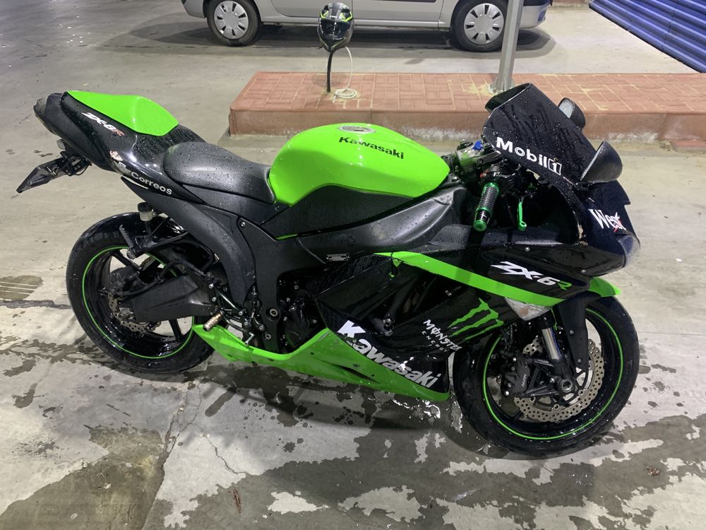 Kawasaki Ninja ZX6R