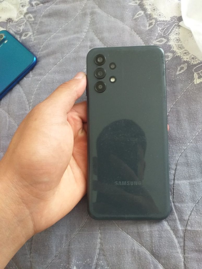 Samsung a13 karobkasi bn