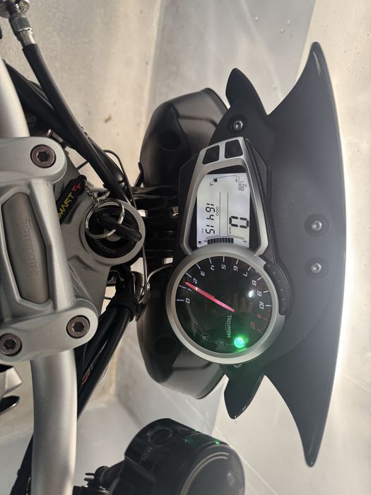 Triumph Speed Triple 1050 Abs Akrapovic full led