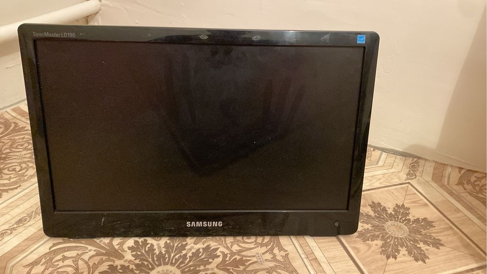 Монитор 19 дюймов  самсунг