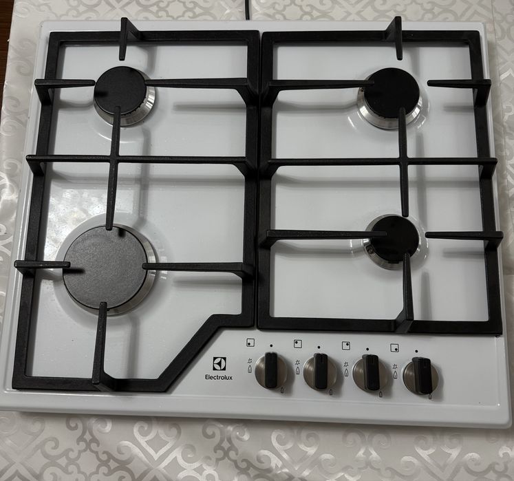Срочно! Продам новую настольную Газ плиту Electrolux. Абсолютно новая.