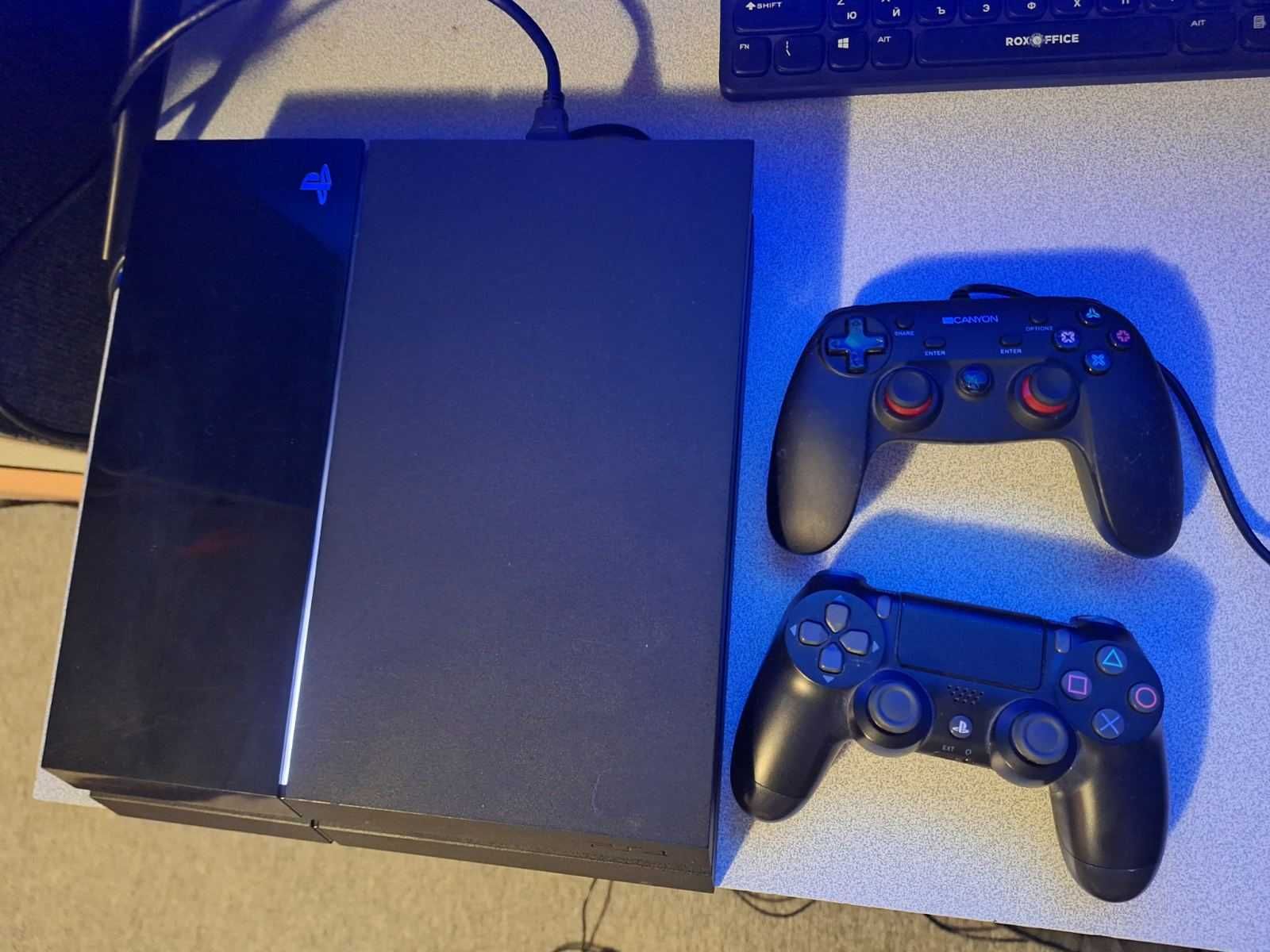 Playstation 4 + 2 игри