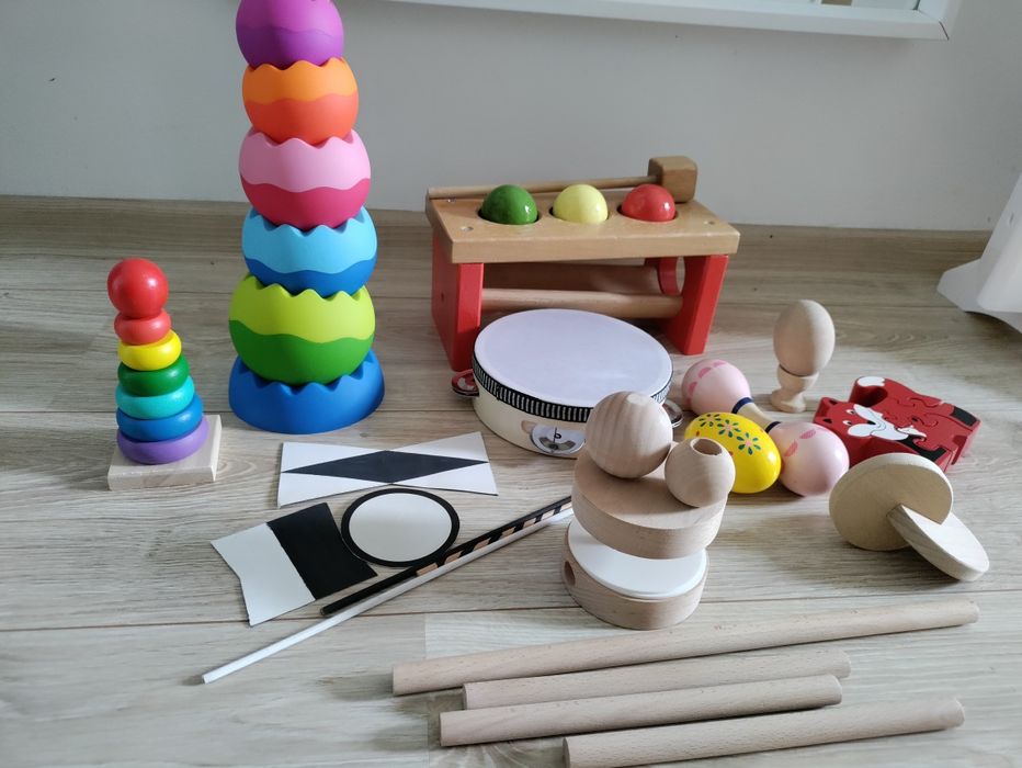 Бебешки играчки за когнитивно, сензорно и моторно развитие