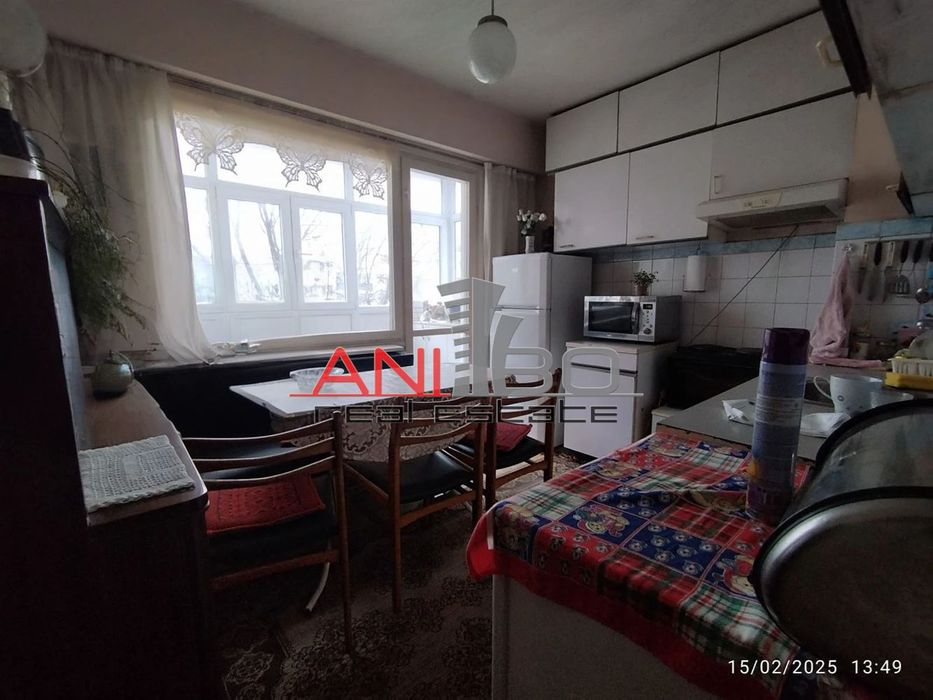 Продава се Тристаен апартамент в Варна, Левски - 83 кв.м за 1796 €/кв.м - Снимка #2
