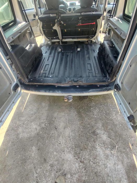 Рено Канго Лек Автомобил