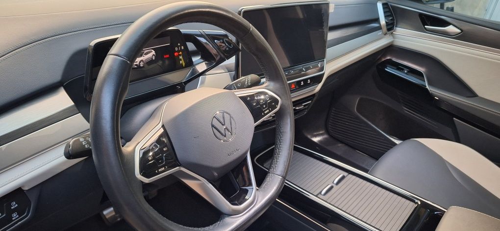 Volkswagen ID6 crozz  pure + 2022_2023 god