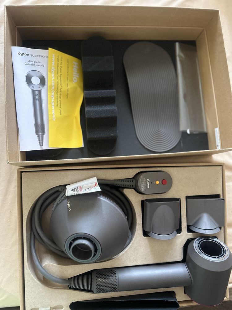 DYSON supersonic сешоар