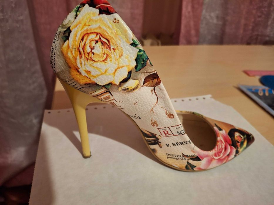 Елегантни дамски обувки