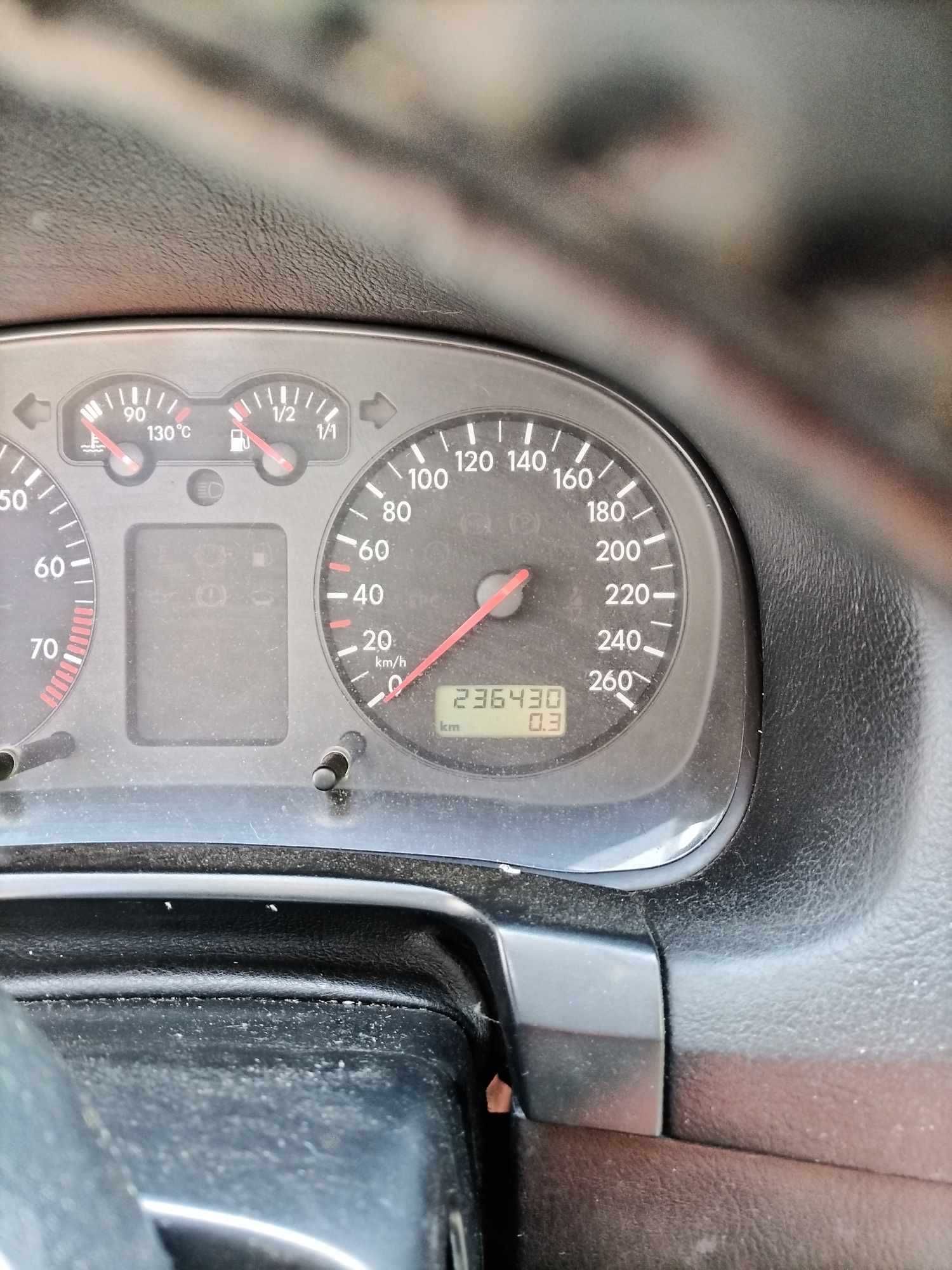 Здравейте продавам Volkswagen Golf 4 LPG