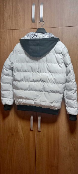 Мъжко къси бяло яке с качулка за есен зима.