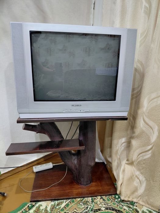 телевизор  3000 тг